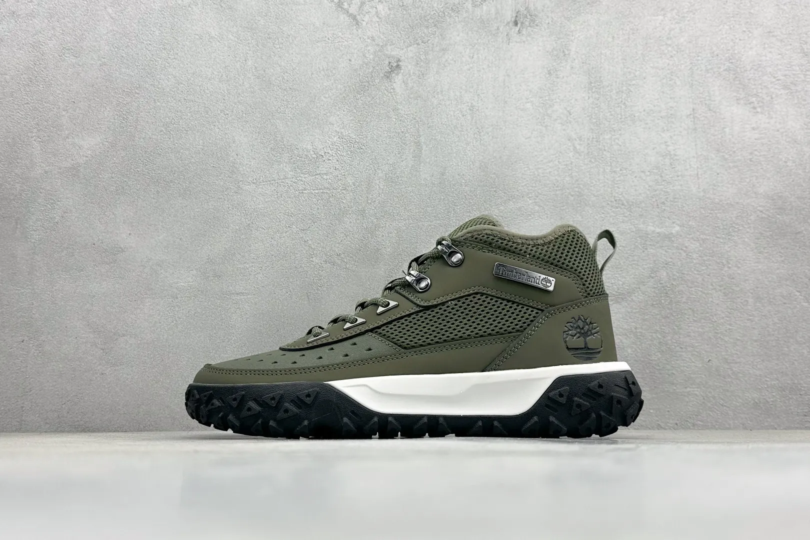 🐲💰 480 terminal store Timberland/Timberland outdoor high-top casual Martin boots series. Guangdong factory quality, original box and original packaging. The fabric is made of Italian 🇮🇹 top-grade frosted fine-grained cowhide. It is paired with anti-odor and anti-corrosion genuine leather latex insoles to give you a perfect wearing experience. The quality is exquisite and durable. A must-have for sportsmen. Specially designed to treat those who are not handsome. High-quality and first-class foot feel. Item number: TBOA5VCVA58